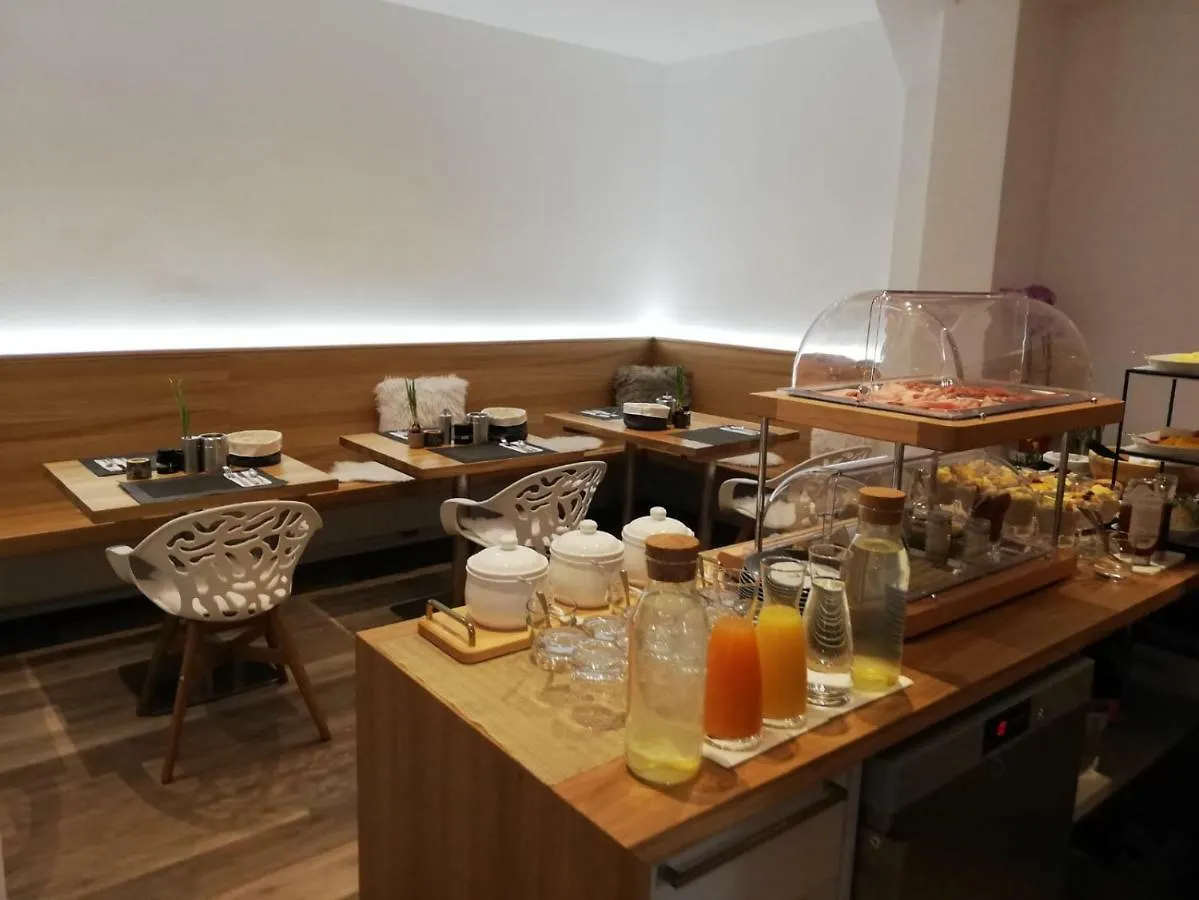 Floeckner B&B 잘츠부르크 3*,