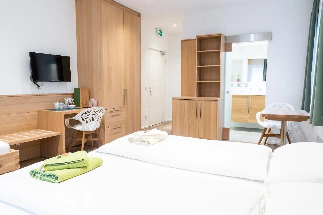سالزبورغ Floeckner B&B فندق مبيت وإفطار