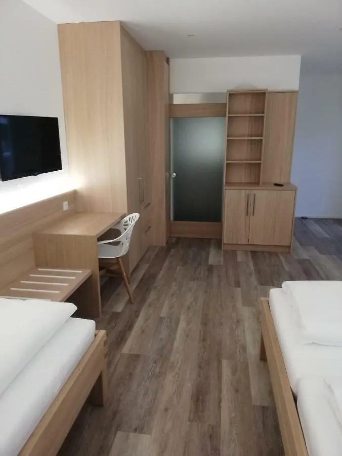 سالزبورغ Floeckner B&B فندق مبيت وإفطار